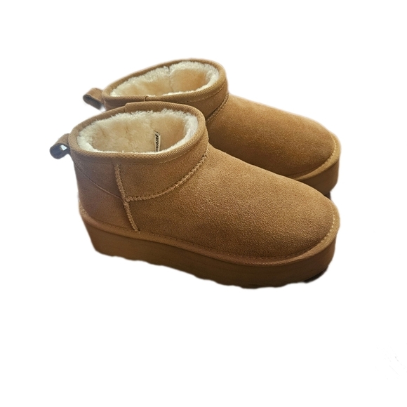 Cushionaire Cozy Suede Ankle Boots, Size 6.5 M - Picture 2 of 4